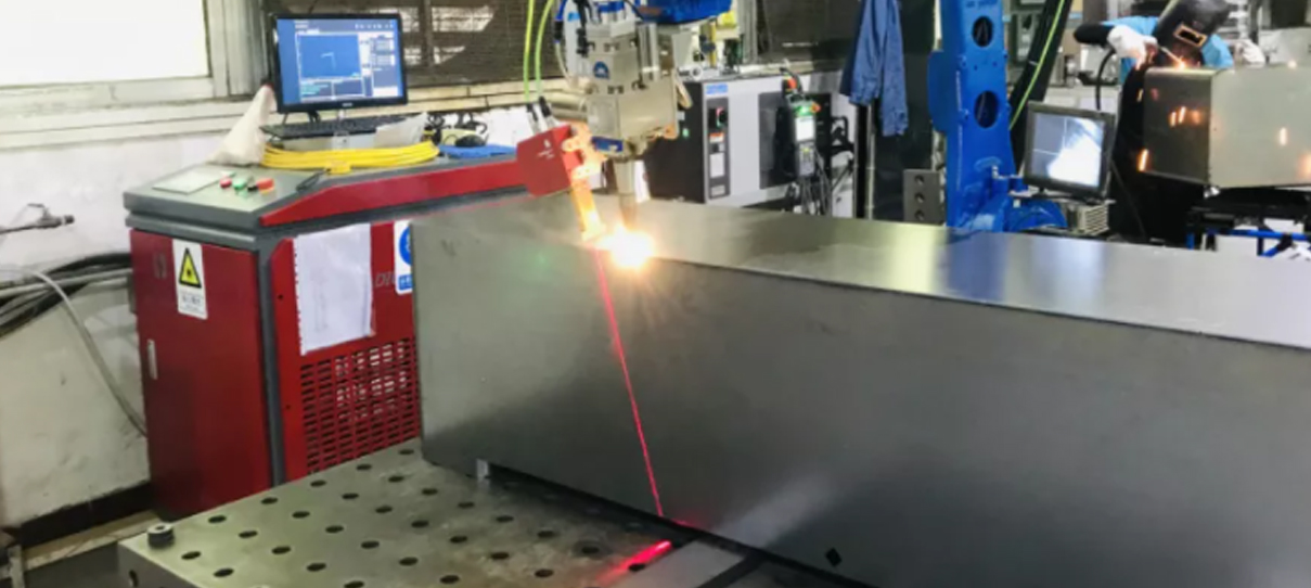 不銹鋼薄板智能焊接新方案，英萊激光視覺(jué)焊縫跟蹤系統(tǒng)顯身手！